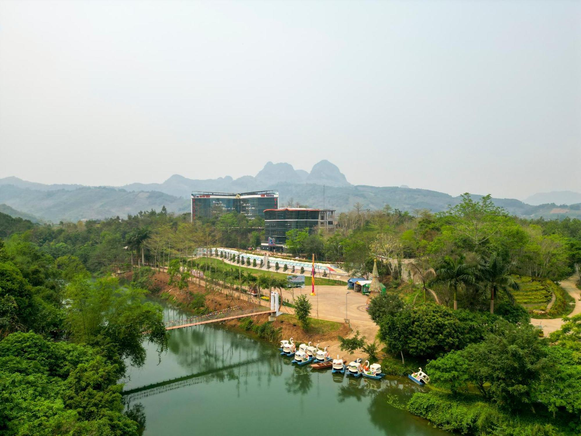 Villa Cánh Cam Cao Phong Exterior foto